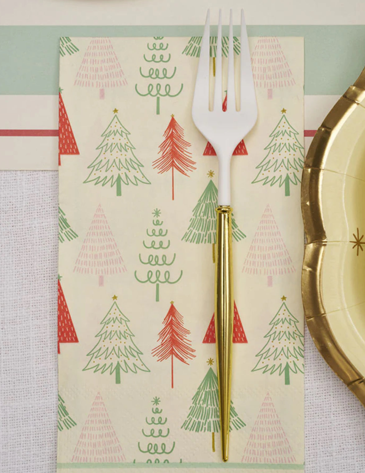 Sophistiplate “Vintage Santa” Guest Towel