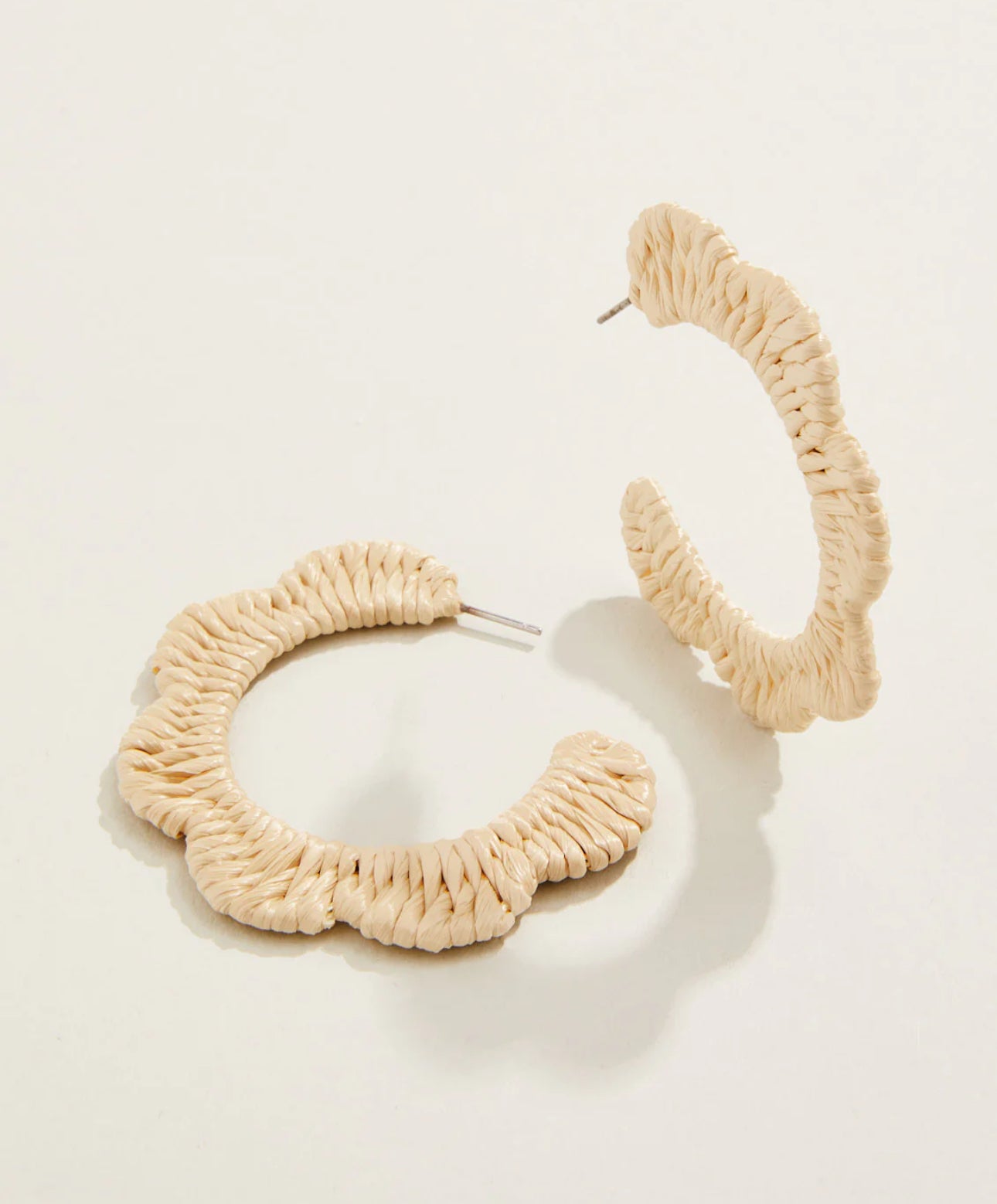 Spartina 449 Scalloped Straw Hoop Earring-Natural