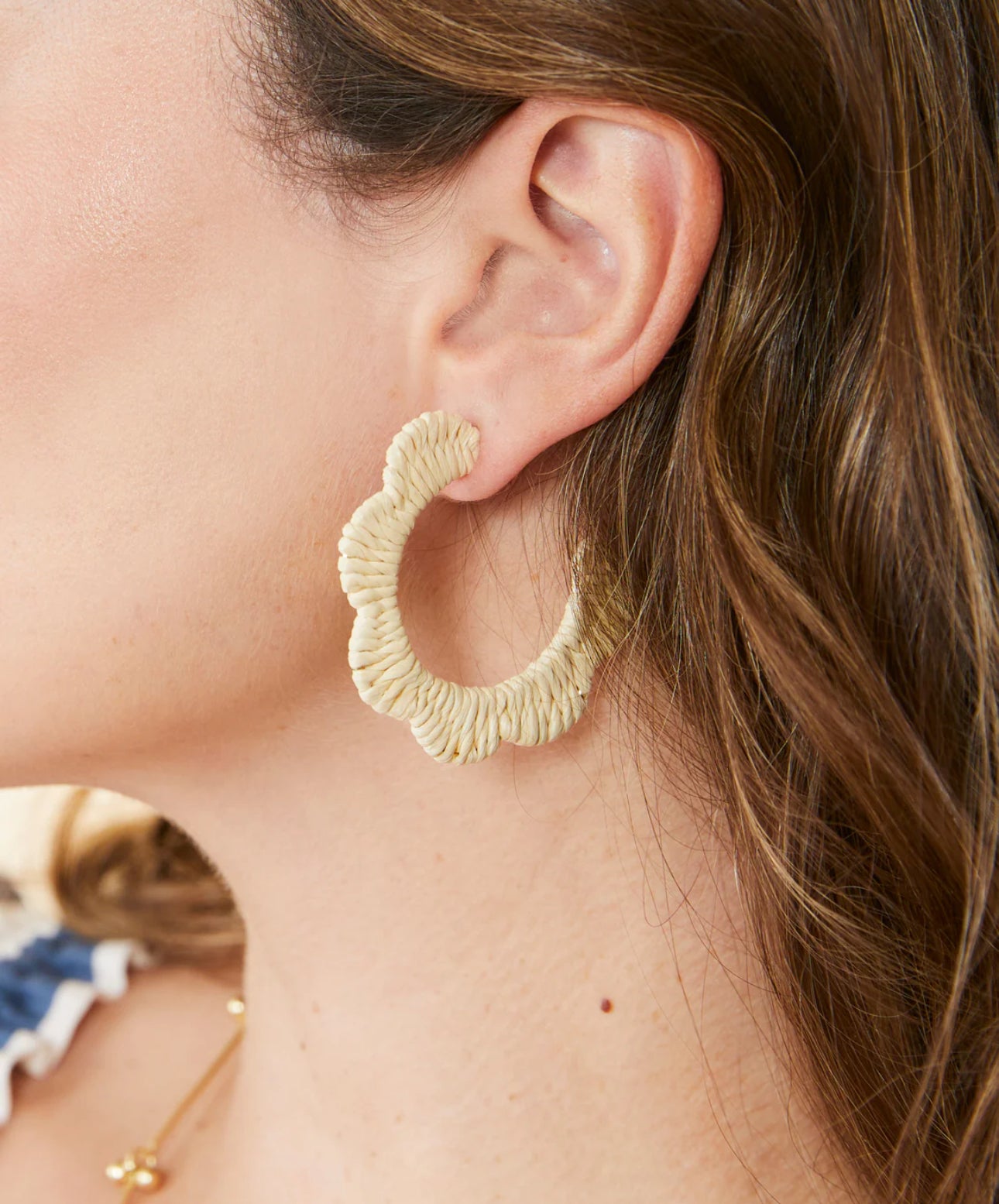 Spartina 449 Scalloped Straw Hoop Earring-Natural