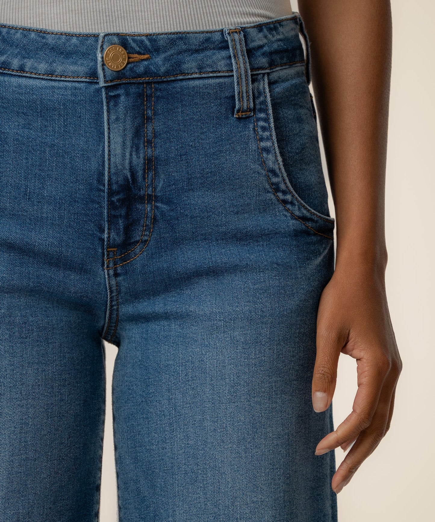 Kut from the Kloth "Maya" High Rise Wide Leg-Journey Wash