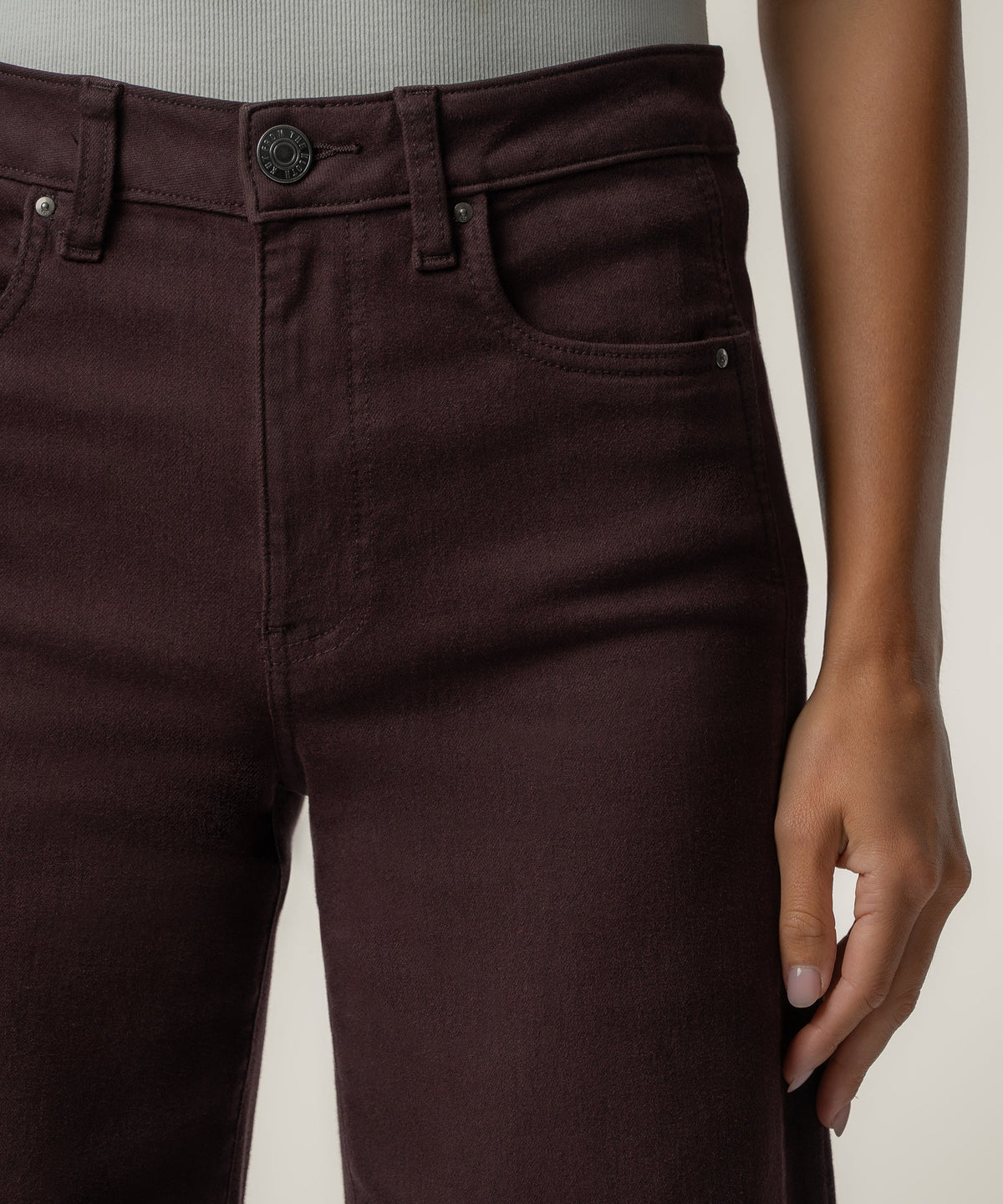 Kut from the Kloth "Maya" High Rise Wide Leg -Raisin