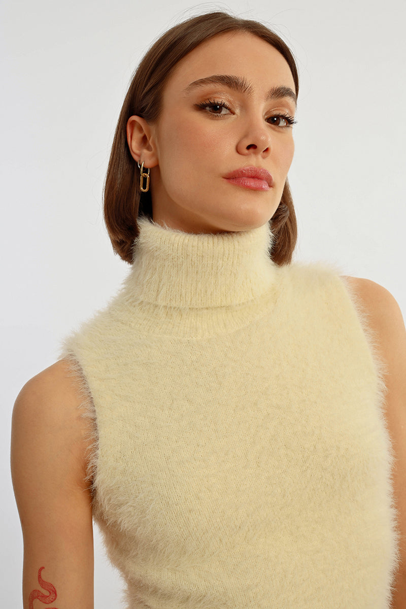 Lili Sidonio Eyelash Knit Turtleneck Sweater-Off White