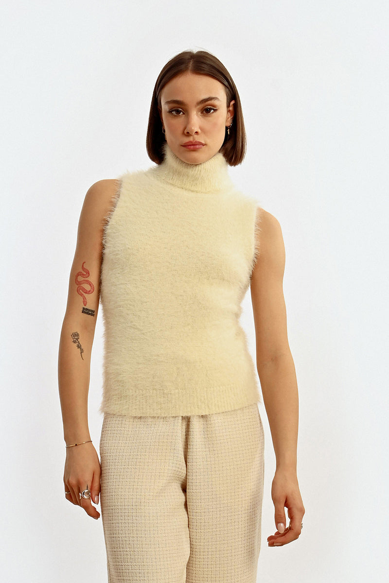 Lili Sidonio Eyelash Knit Turtleneck Sweater-Off White