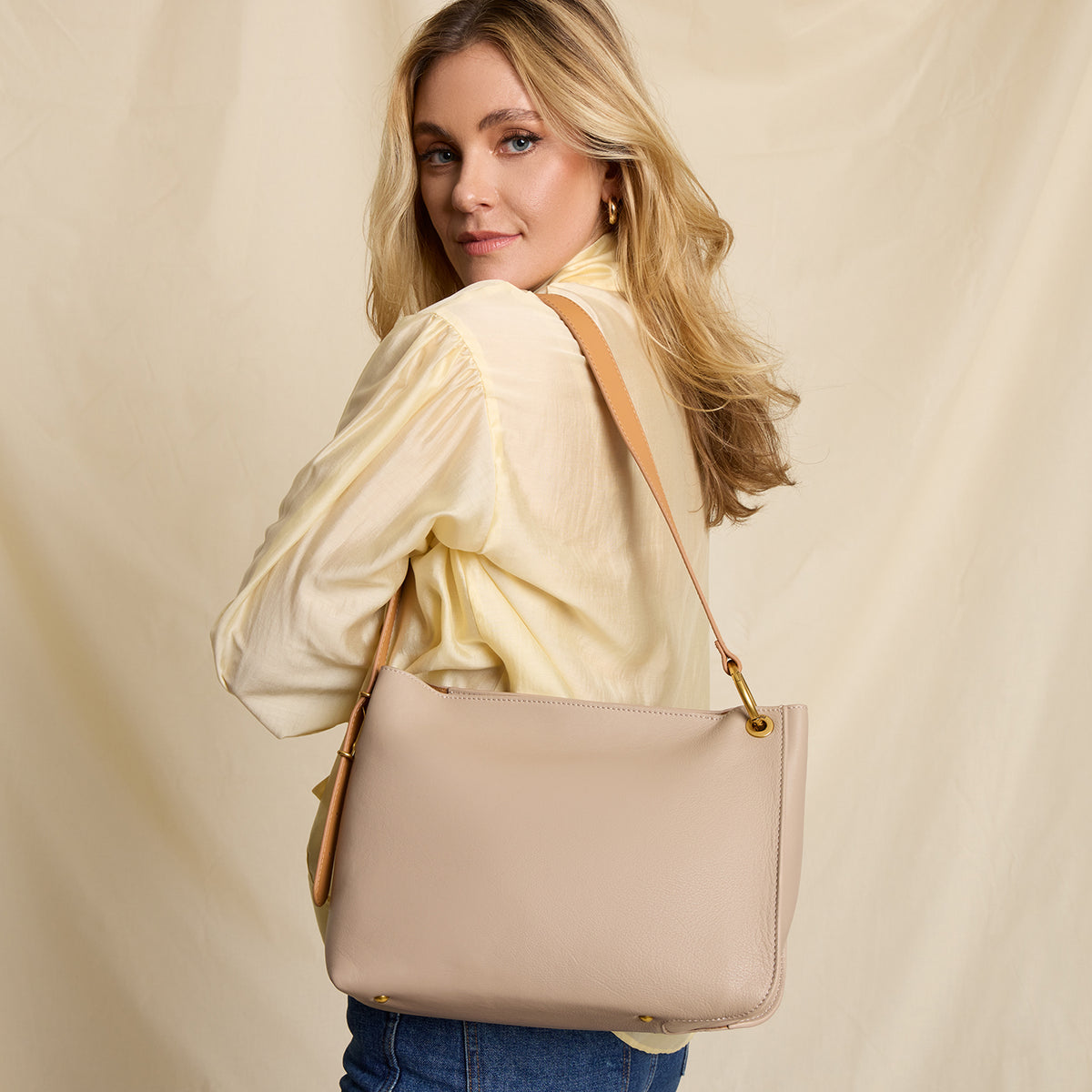 Hobo Bags "Rayna" Shoulderbag-Warm Adobe