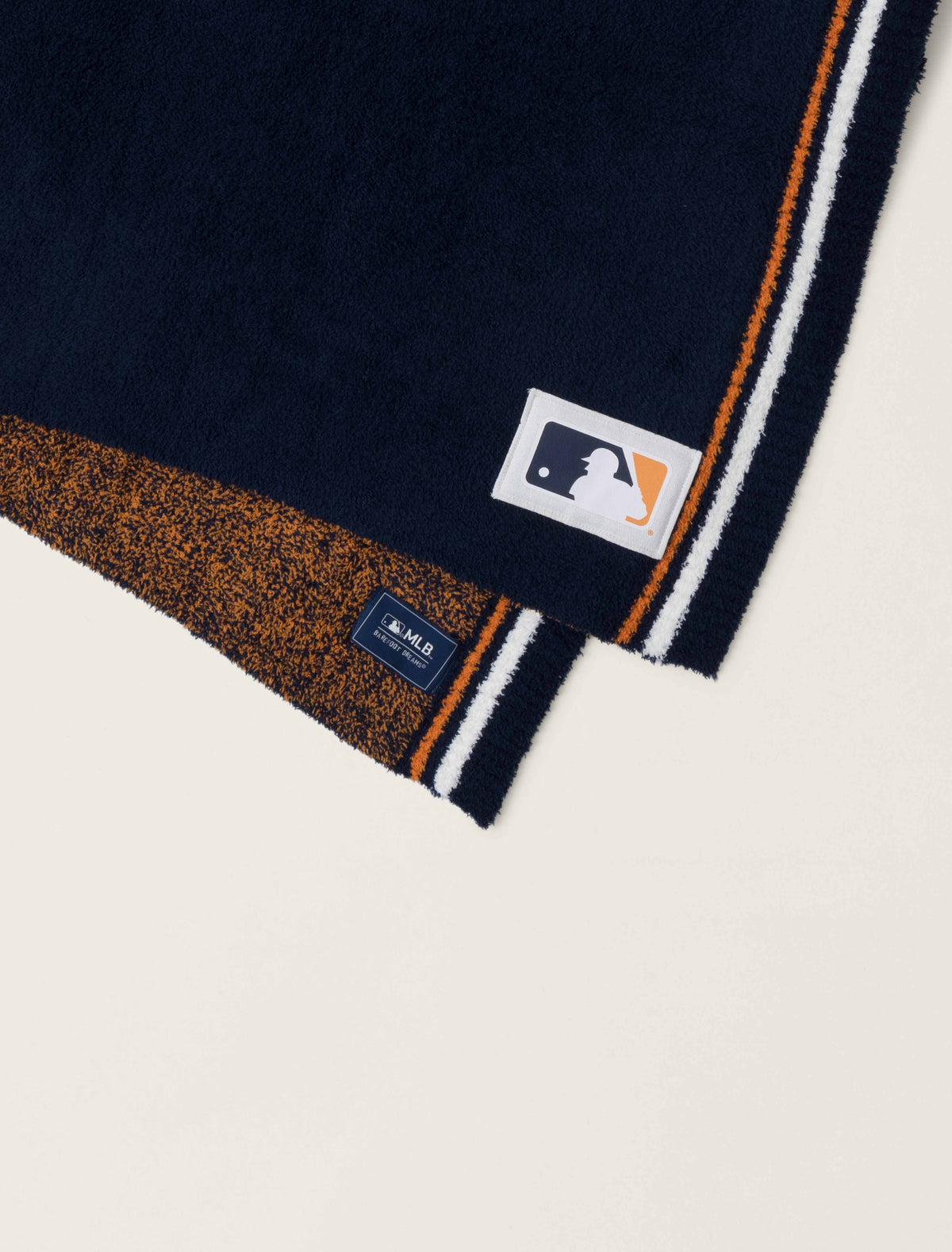 Barefoot Dreams CozyChic Houston Astros Throw - Thumbnail 4