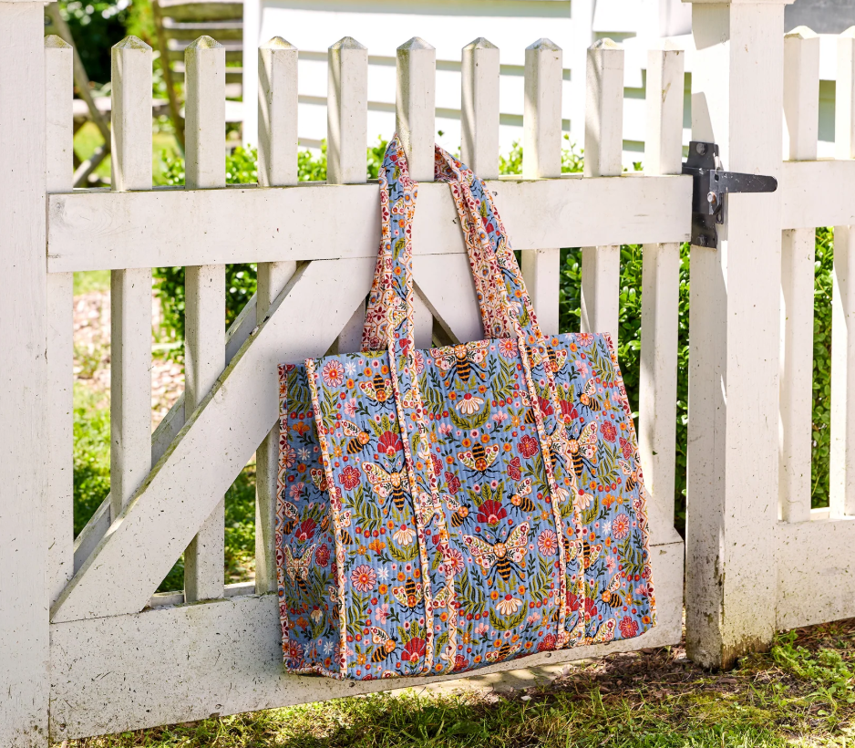 Printfresh Traveler Tote- Bee Tapestry