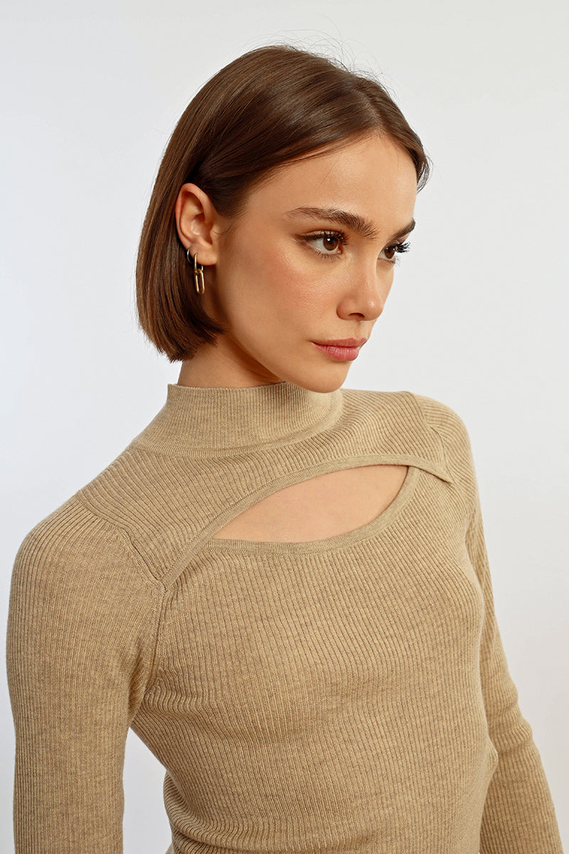 Lili Sidonio Keyhole Front Ribbed Sweater- Light Beige