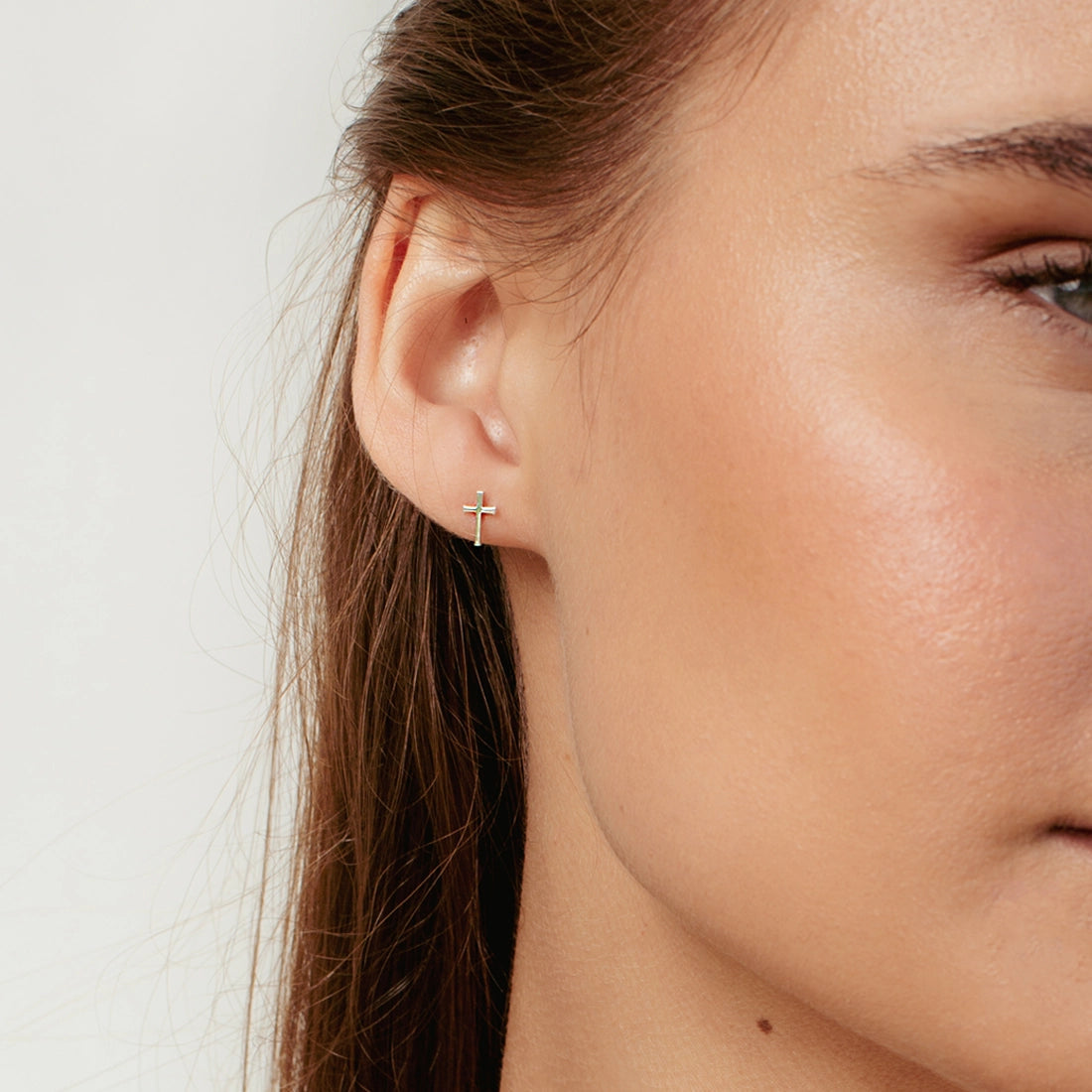 Rizen Cross Mini Stud Earring-Silver