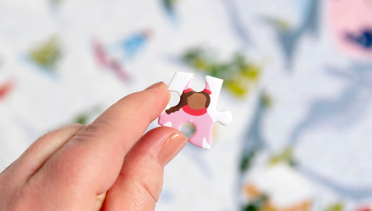 Pippi Post “Snowy Slopes” - 500 Piece Holiday Jigsaw Puzzle