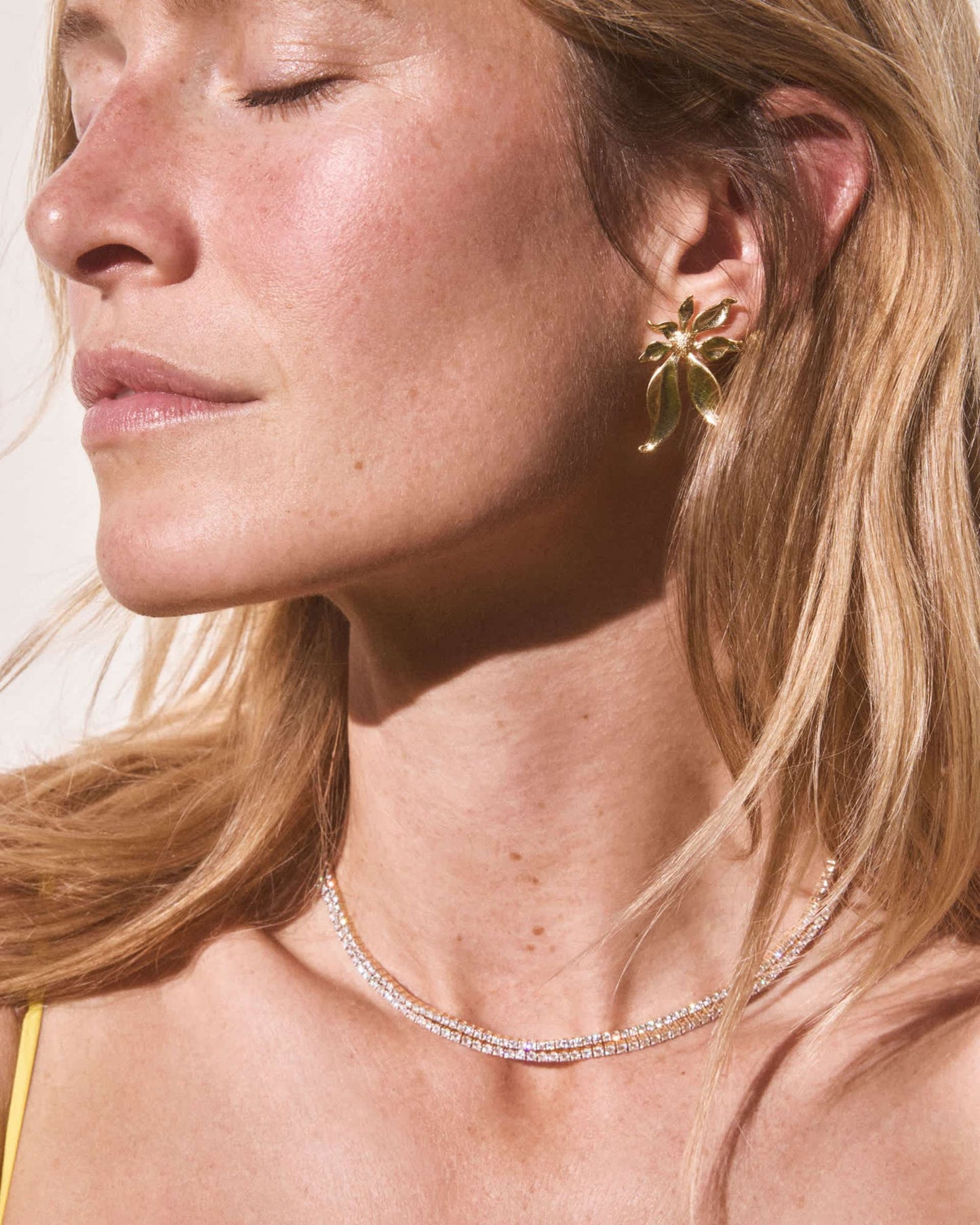 Kendra Scott Anya Flower Stud Earrings-Gold