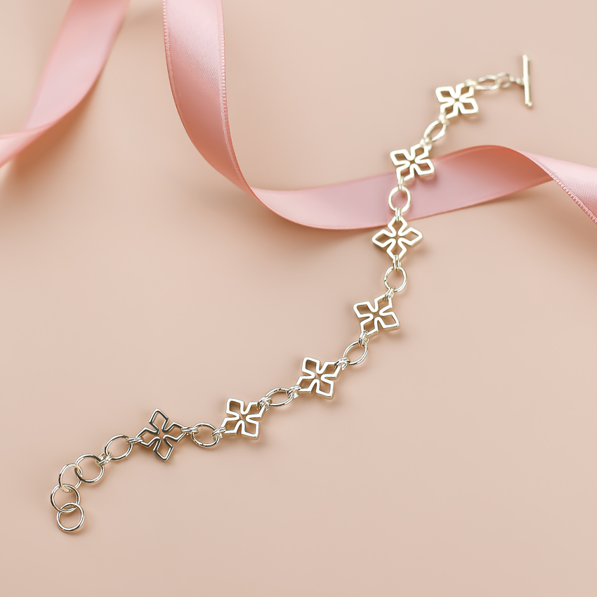 Natalie Wood Designs "Grace" Link Bracelet-Gold