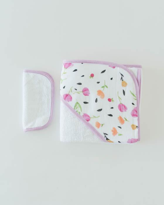 Little Unicorn Hooded Towel and Washcloth Set - Berry & Bloom
